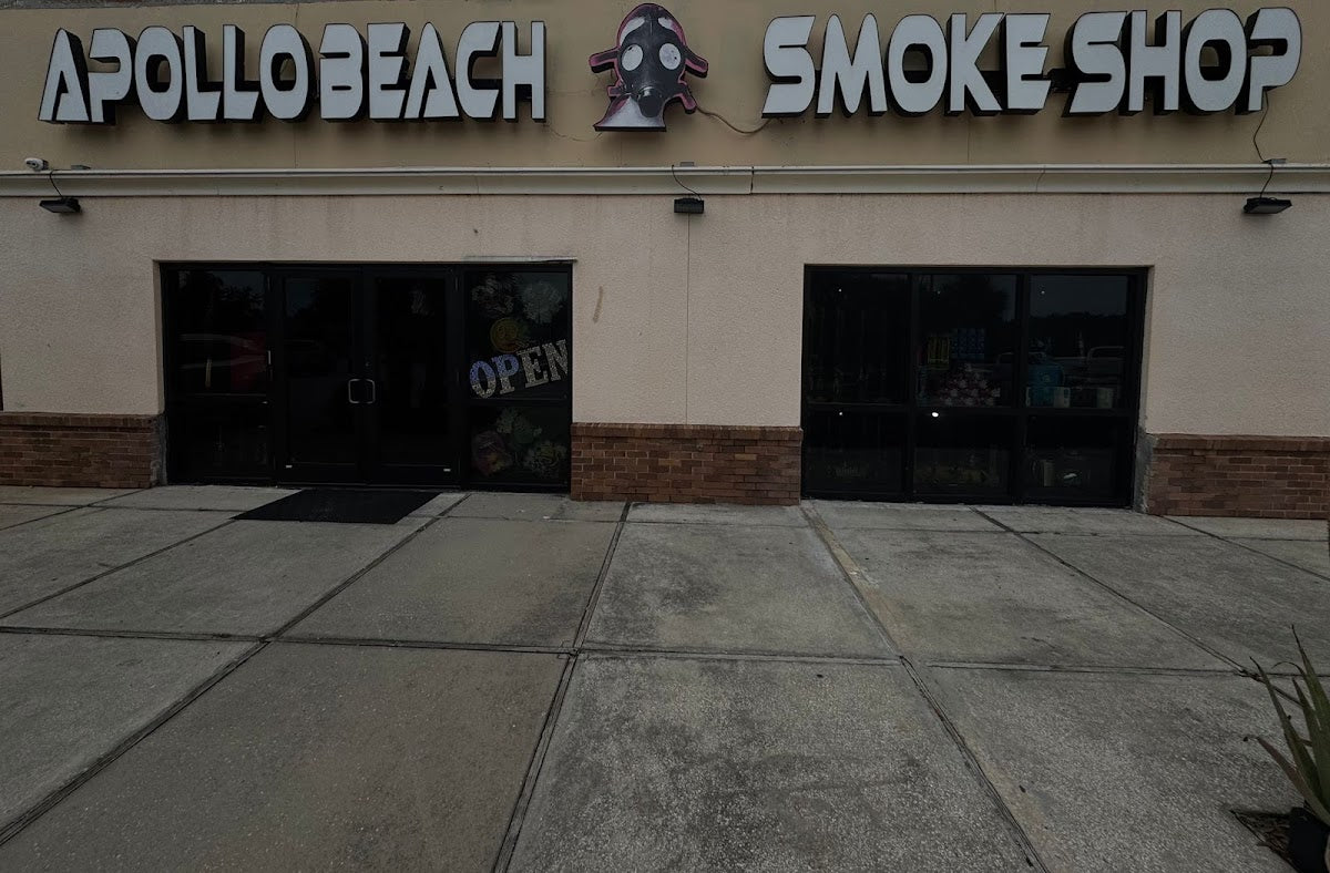 Apollo Beach Smoke Shop storefront in Apollo Beach, FL