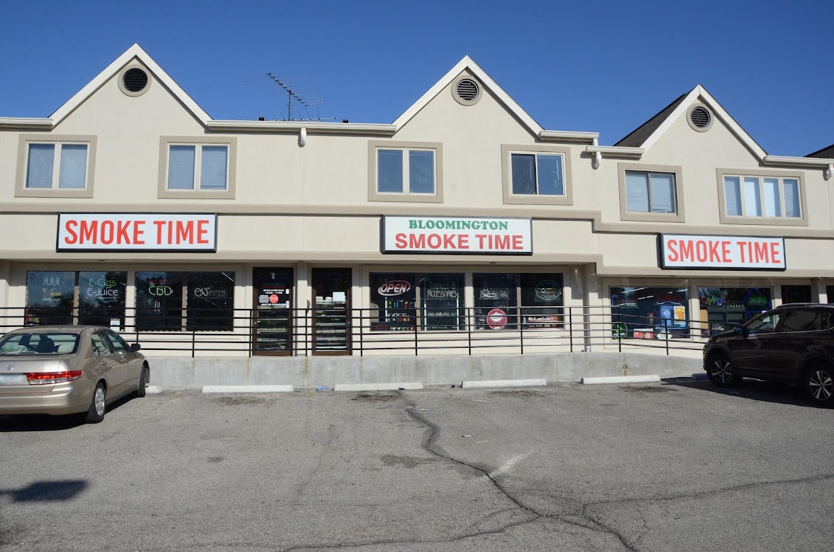 Indy Smoke Time storefront in Bloomington, IN