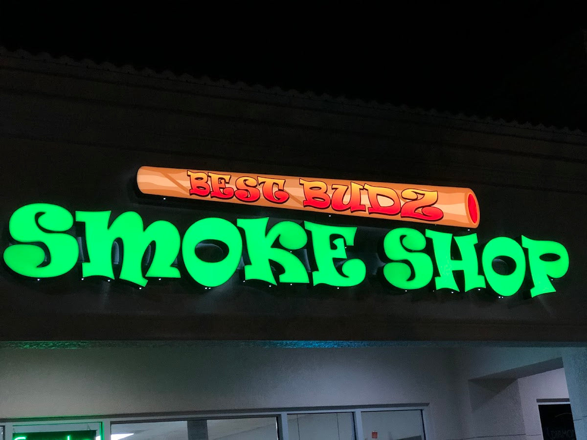 Best Budz Smoke Shop storefront in Bonita Springs, FL