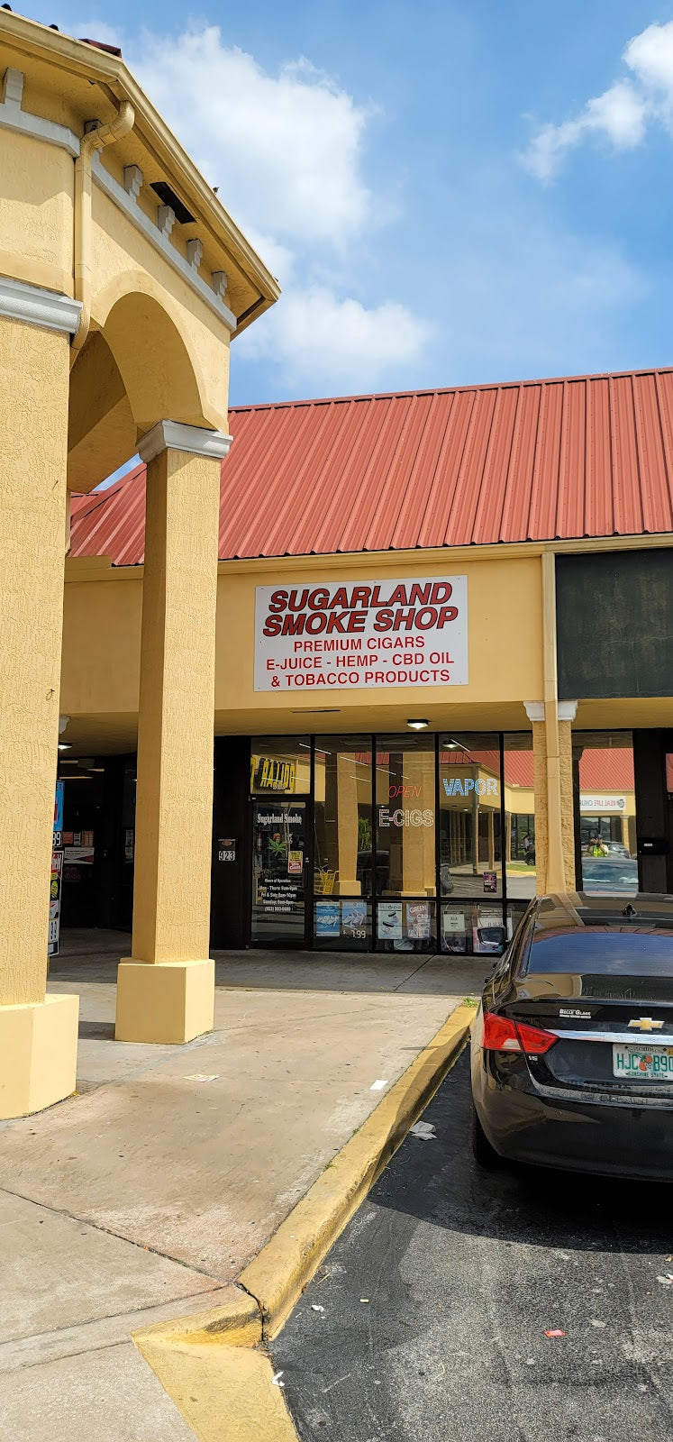 Sugarland Smoke & Vape storefront in Clewiston, FL