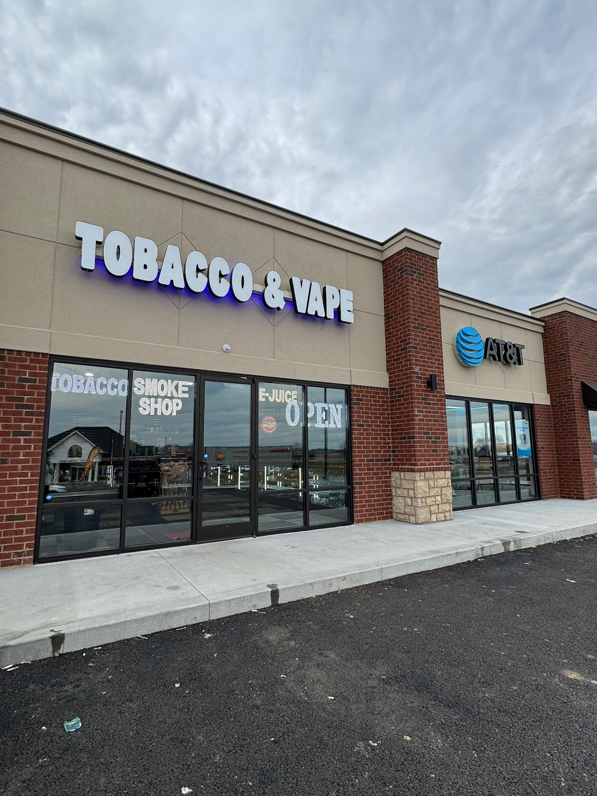 Columbia Tobacco and Vape storefront in Columbia, KY