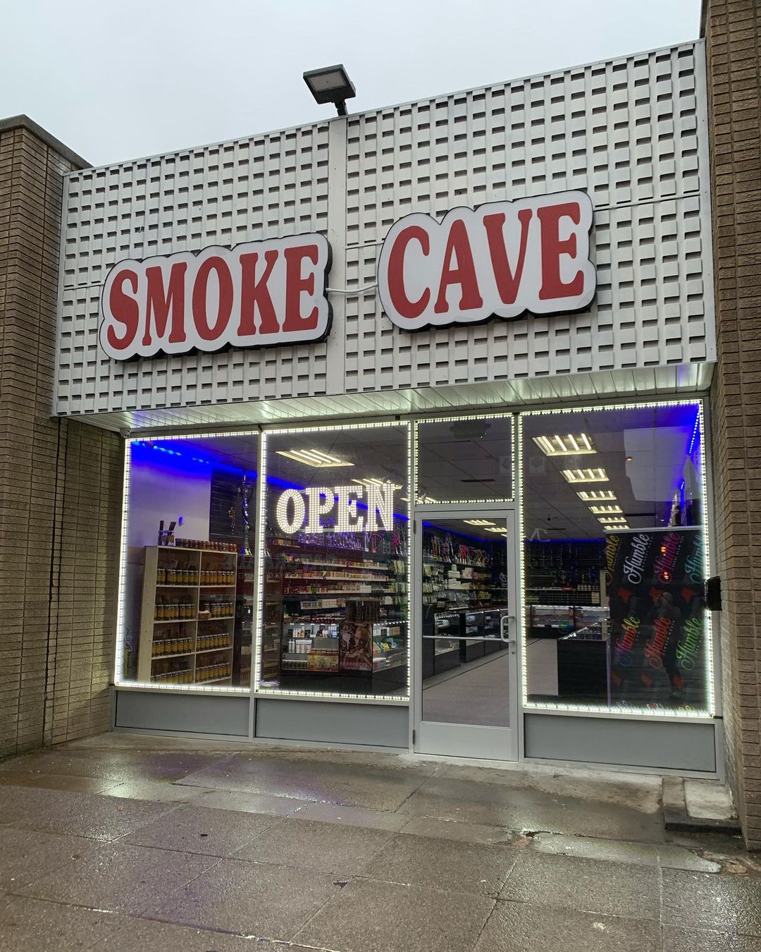 Smoke Cave storefront in Erie, PA