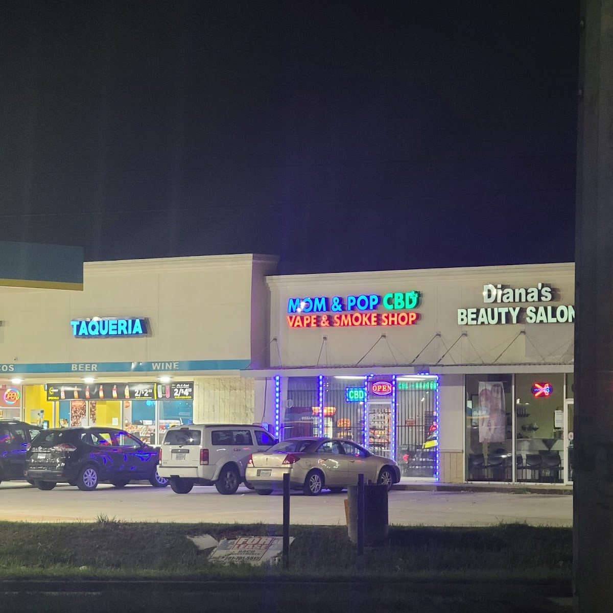 Mom & Pop CBD+ Smoke and Vape Shop Humble storefront in Humble, TX