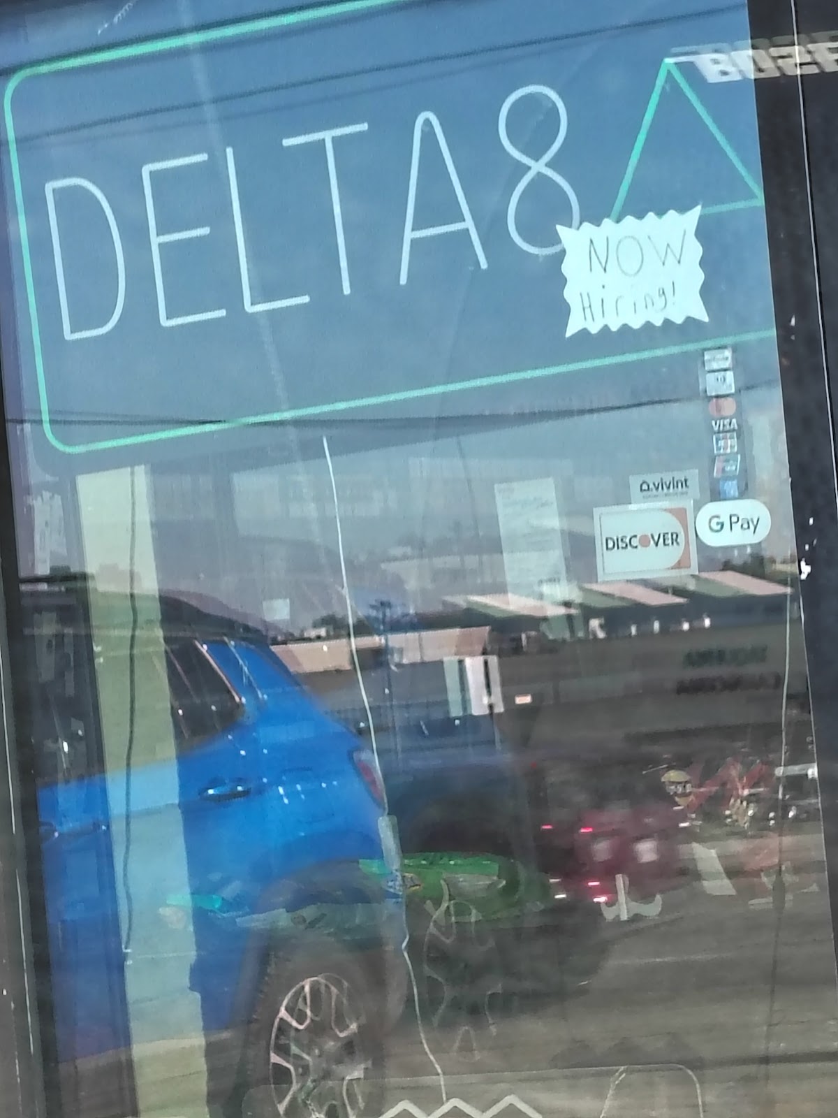 Smoke & Vape DZ - 100% storefront in Irving, TX
