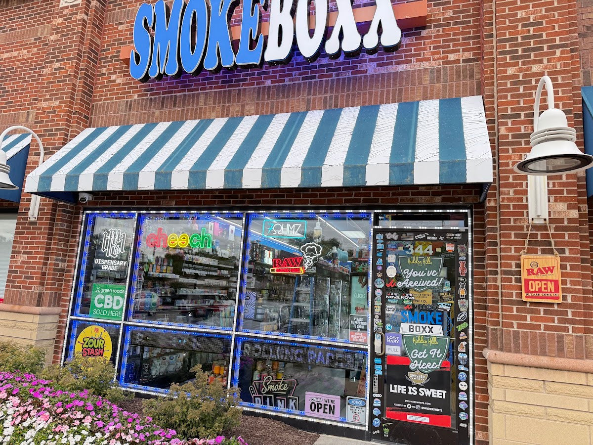 Smoke Boxx storefront in Lombard, IL