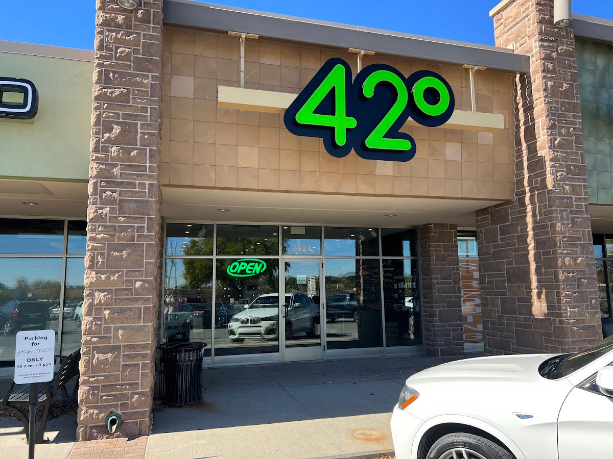 42 Degrees storefront in Omaha, NE