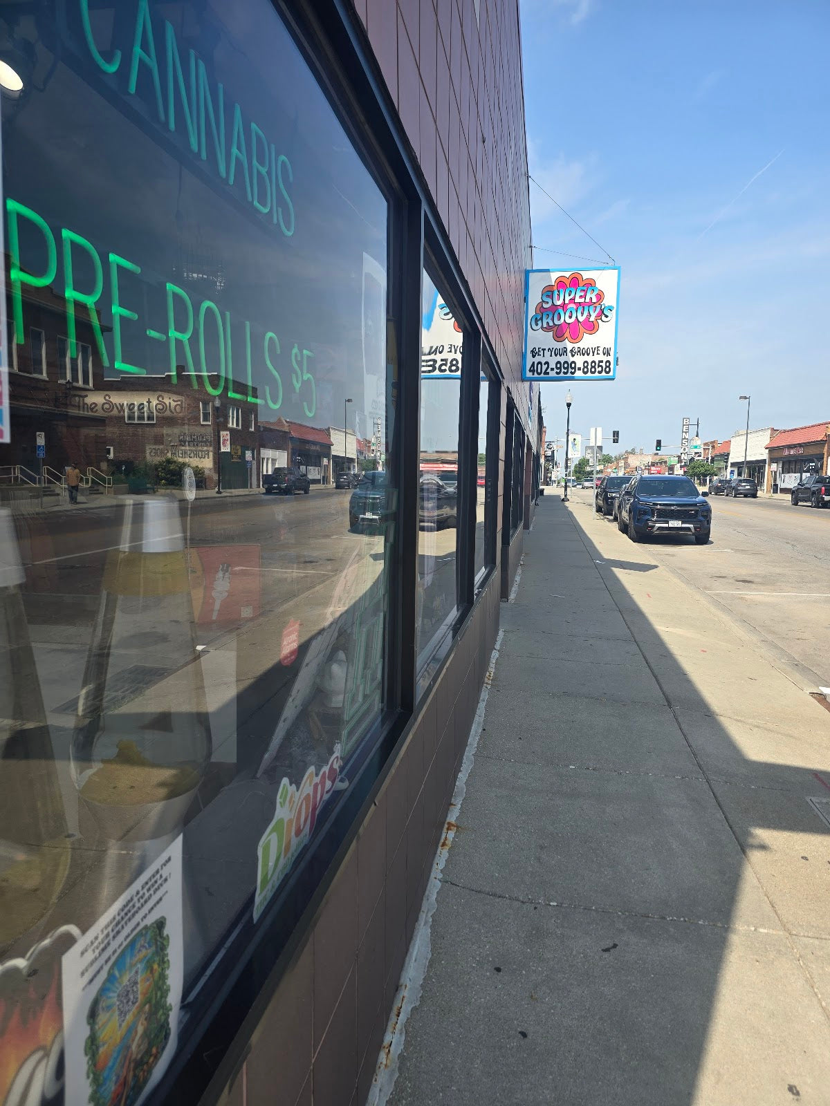 Super Groovy's Psychedelic Bodega Smoke Shop storefront in Omaha, NE