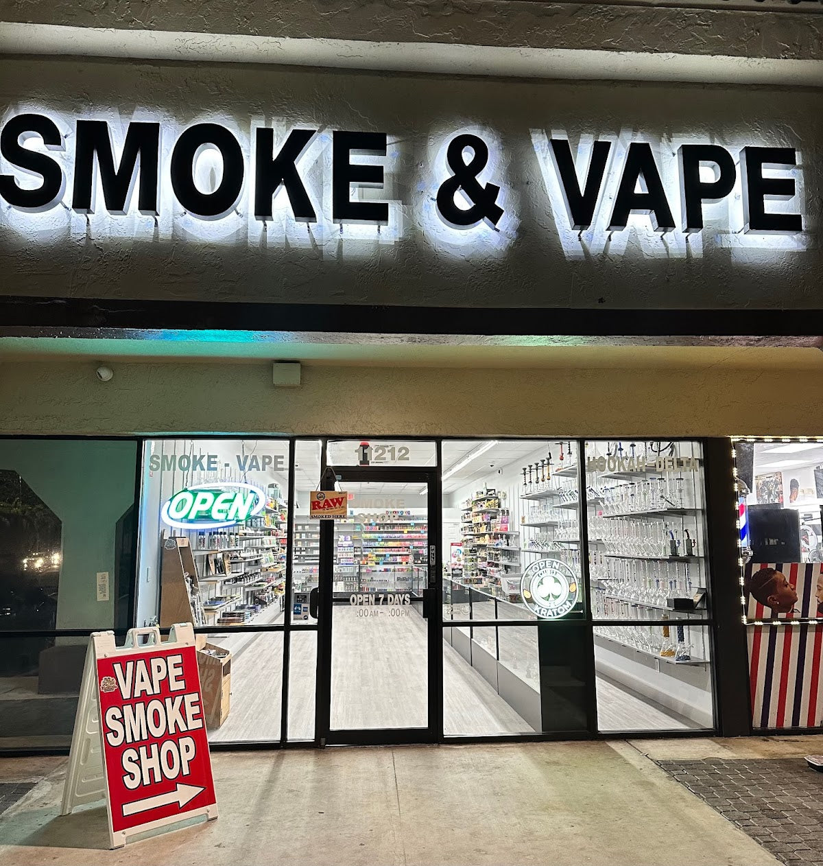 Best Budz Smoke Shop and Vape Shop storefront in Pembroke Pines, FL