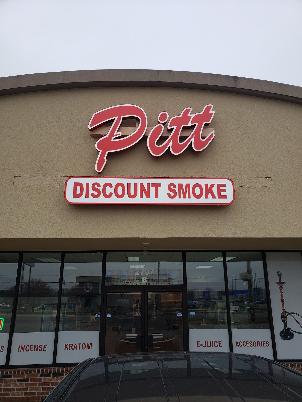 Pitt Discount Smoke storefront in Pittsburg, KS