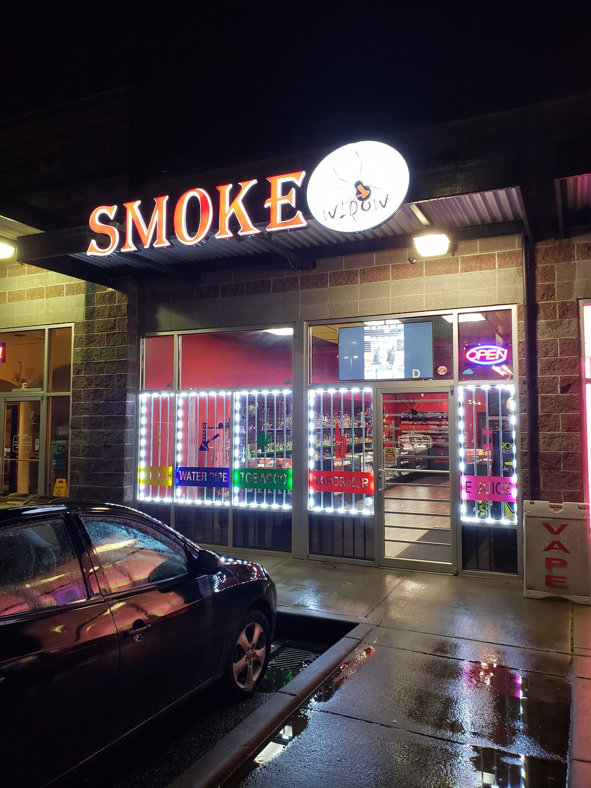 Smoke Widow storefront in Puyallup, WA