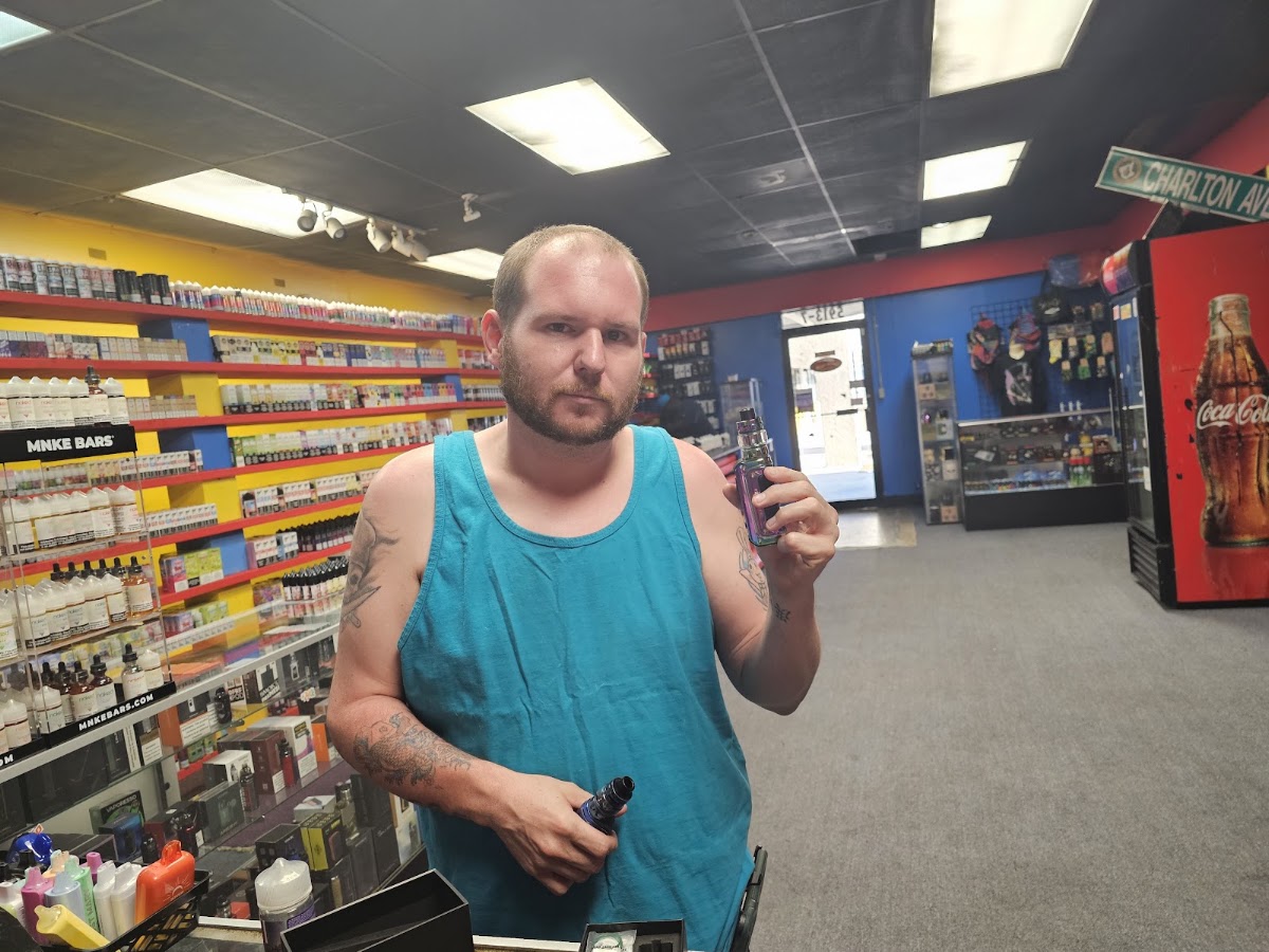 Big House of Vapors storefront in Starke, FL