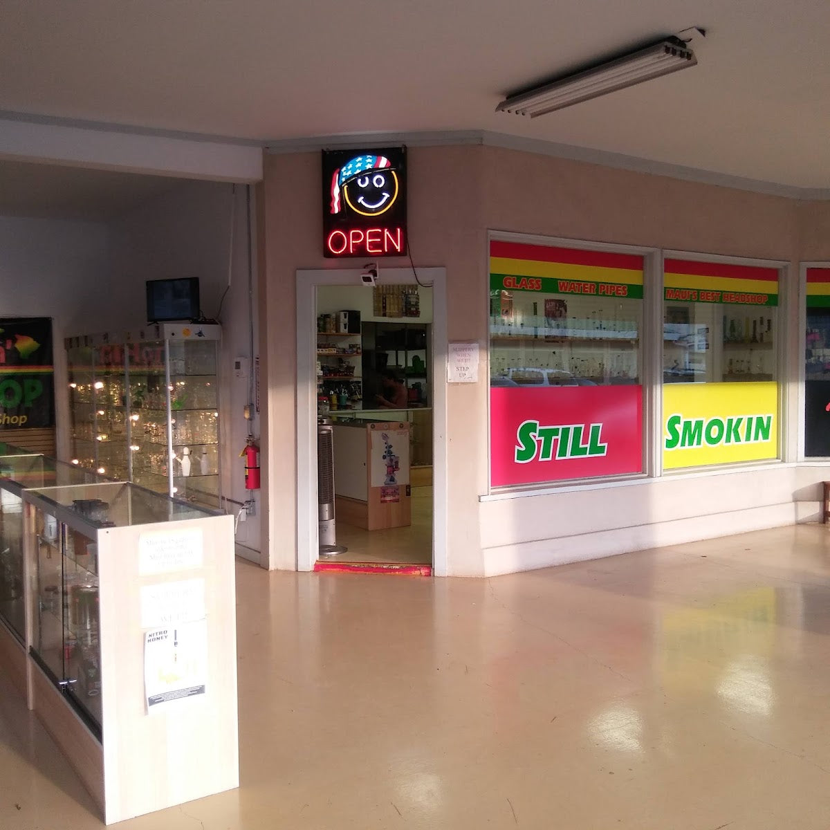 Still Smokin storefront in Wailuku, HI