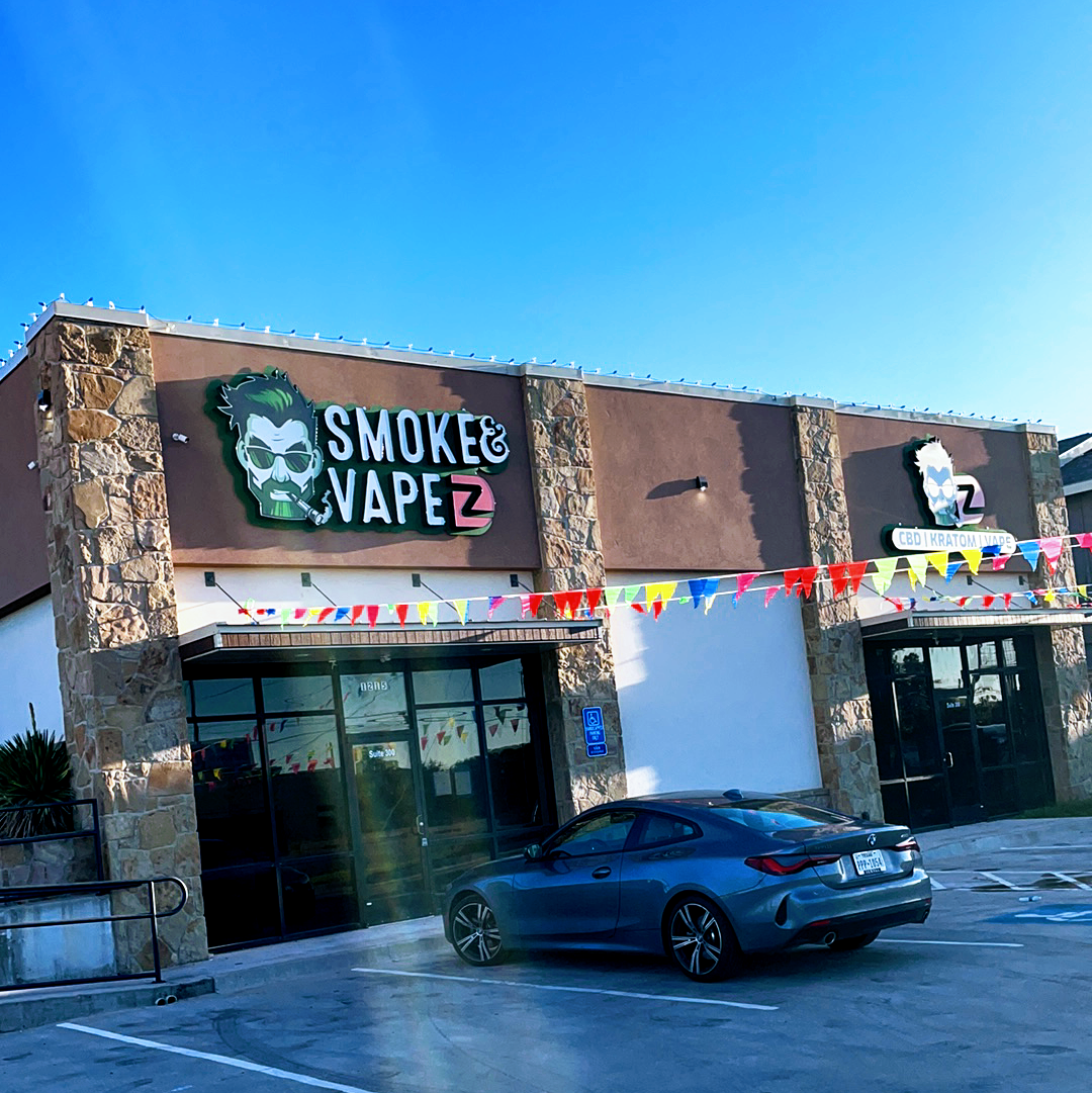 SMOKE & VAPE DZ storefront in Weatherford, TX
