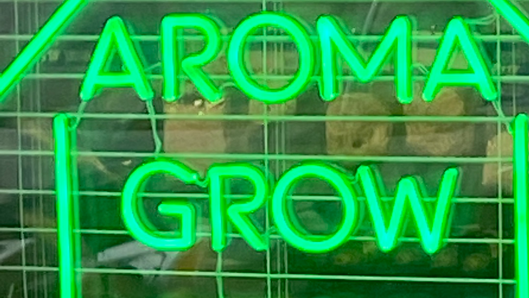 Aroma Grow Store Hydro & More storefront in Wheeling, IL